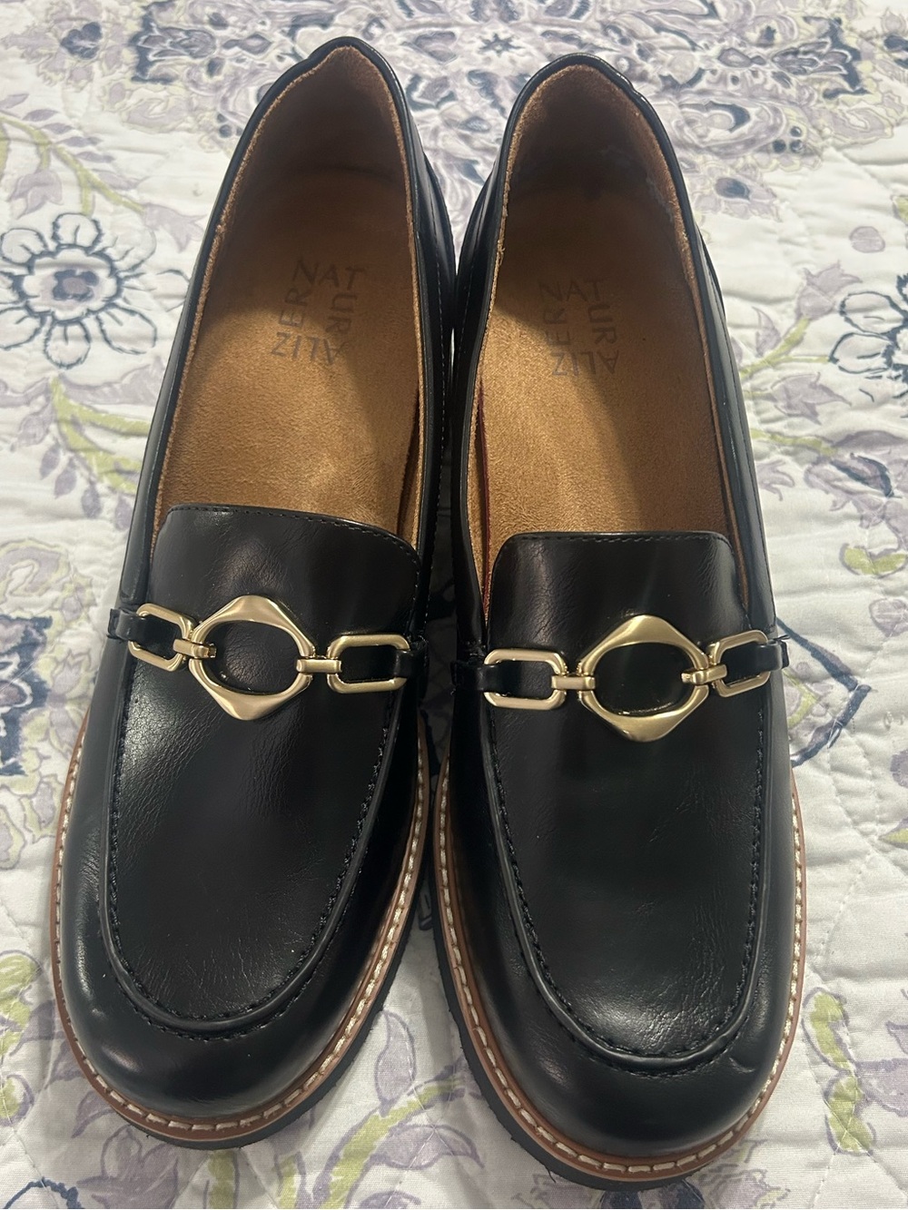 NATURALIZER Black Loafers 9.5
